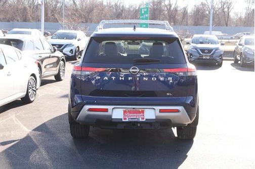 2025 Nissan Pathfinder SL FWD