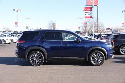 2025 Nissan Pathfinder SL FWD