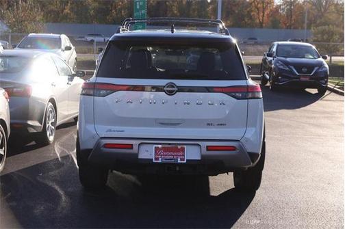 2024 Nissan Pathfinder SL 4WD