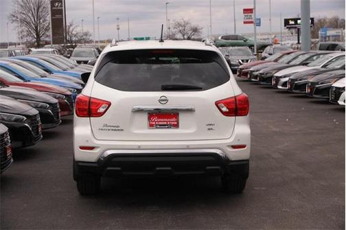 2018 Nissan Pathfinder SL