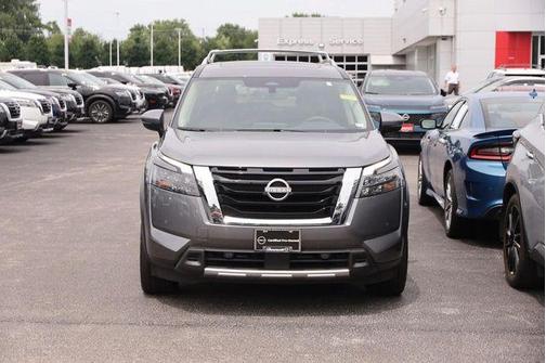Gun Metallic 2025 Nissan Pathfinder SL FWD