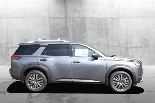 2025 Nissan Pathfinder SL 4WD