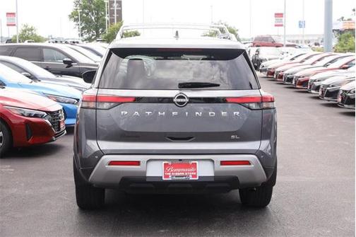 2024 Nissan Pathfinder SL FWD