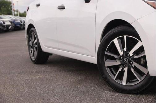 Fresh Powder 2024 Nissan Versa 1.6 S