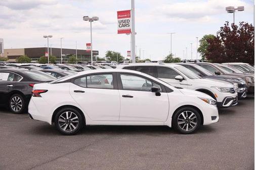 Fresh Powder 2024 Nissan Versa 1.6 S