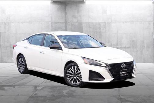 Glacier White 2025 Nissan Altima 2.5 SV