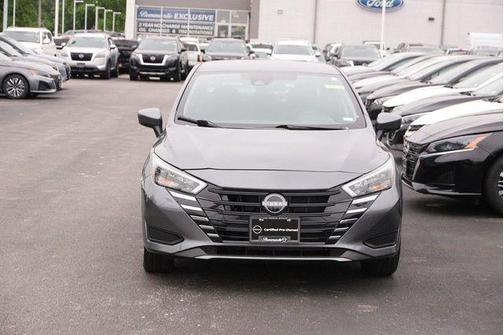 Gun Metallic 2025 Nissan Versa 1.6 SV
