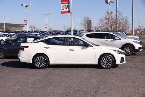 Glacier White 2025 Nissan Altima 2.5 SV