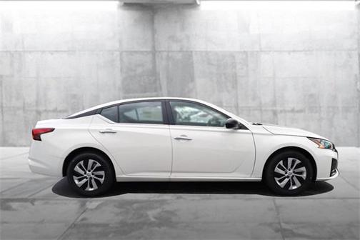 2025 Nissan Altima S FWD