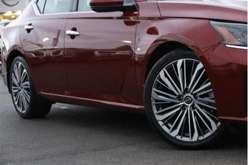 2025 Nissan Altima 2.5 SL