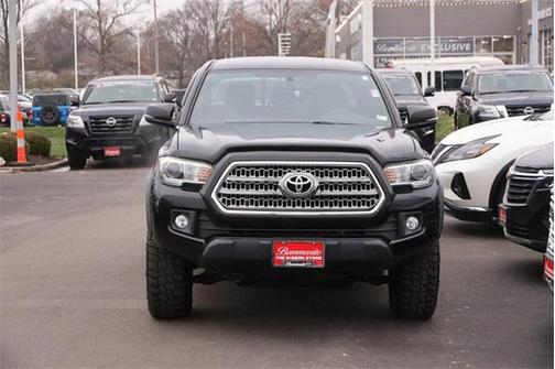 2017 Toyota Tacoma SR
