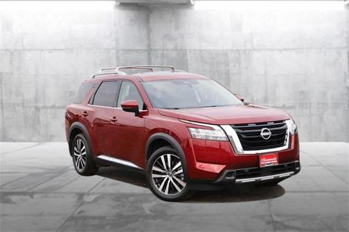 2024 Nissan Pathfinder Platinum FWD