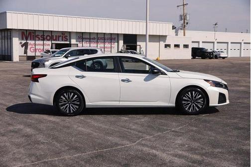 Pearl White 2024 Nissan Altima 2.5 SV