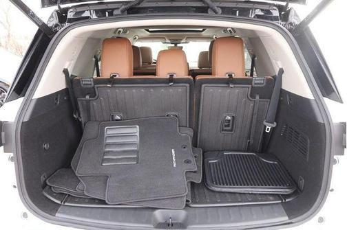 2024 Nissan Pathfinder Platinum FWD