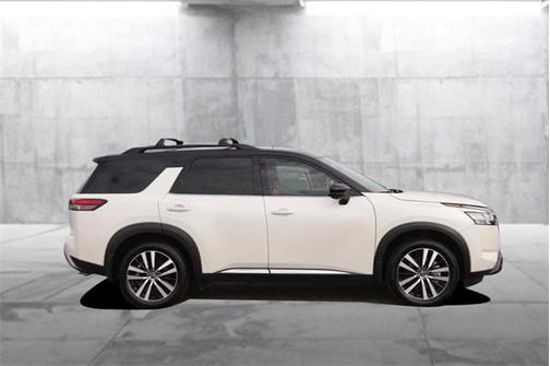 2024 Nissan Pathfinder Platinum FWD