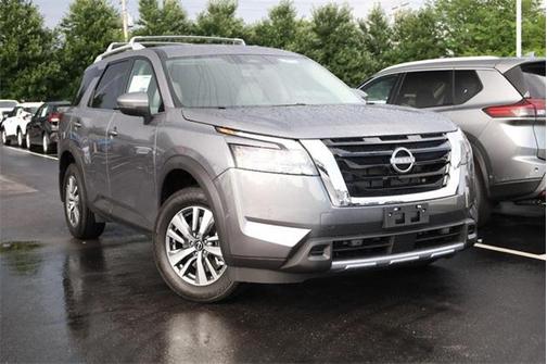 2025 Nissan Pathfinder SL 4WD