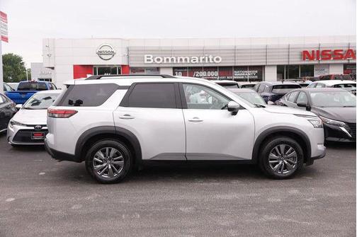 Brilliant Silver Metallic 2025 Nissan Pathfinder SV FWD