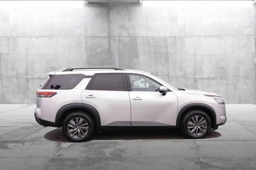 Brilliant Silver Metallic 2025 Nissan Pathfinder SV FWD