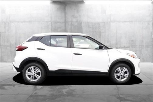 2025 Nissan Kicks S