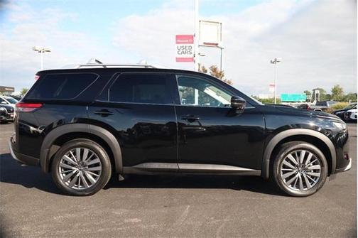 2024 Nissan Pathfinder SL FWD