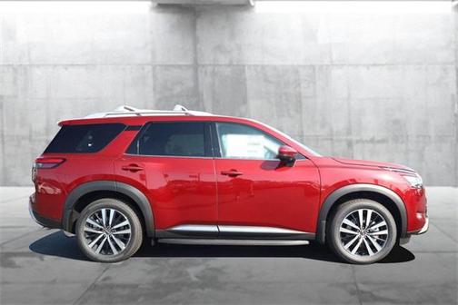 2025 Nissan Pathfinder Platinum 4WD