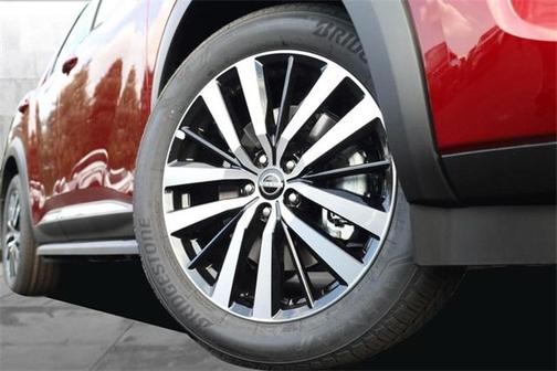 2025 Nissan Pathfinder Platinum 4WD