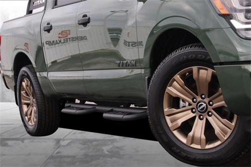 2024 Nissan Titan SV