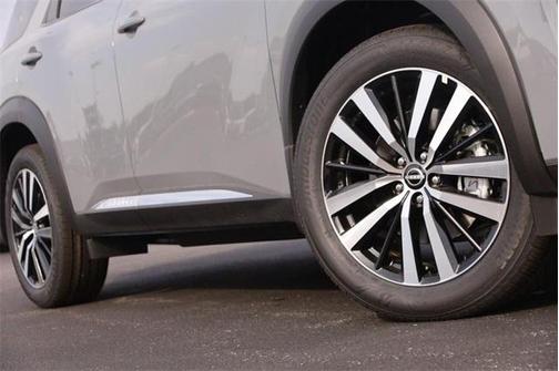 2025 Nissan Pathfinder Platinum 4WD