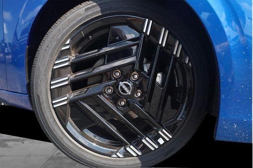Blstn Prl/Super 2026 Nissan Sentra SR