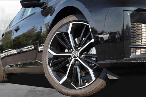 2025 Nissan Altima SR FWD