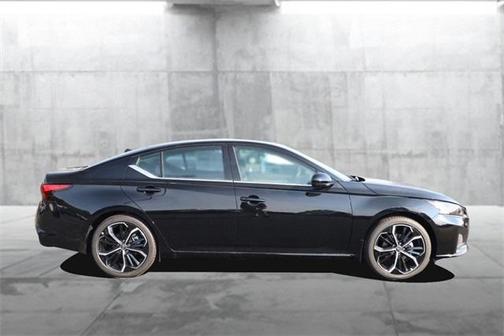 2025 Nissan Altima SR FWD