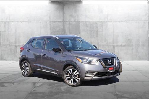 Gun Metallic 2020 Nissan Kicks SR
