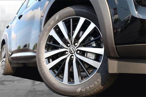 2025 Nissan Pathfinder Platinum 4WD