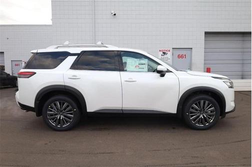 2025 Nissan Pathfinder SL 4WD