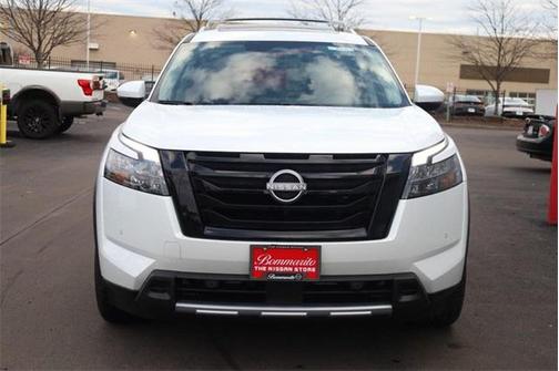 2025 Nissan Pathfinder SL 4WD