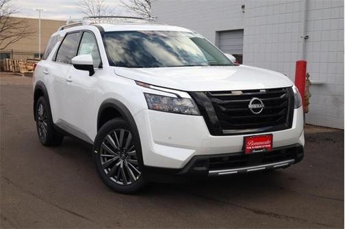 2025 Nissan Pathfinder SL 4WD