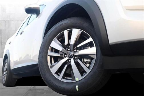 2025 Nissan Pathfinder SL 4WD