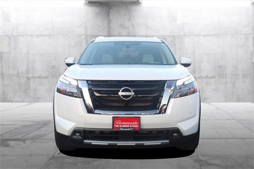 2025 Nissan Pathfinder SL 4WD