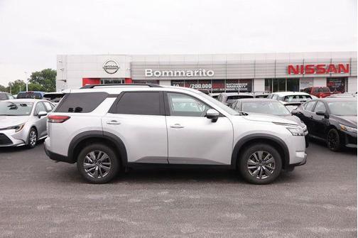Brilliant Silver Metallic 2025 Nissan Pathfinder SV 4WD