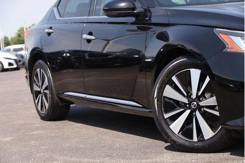 Super Black 2020 Nissan Altima 2.5 SL