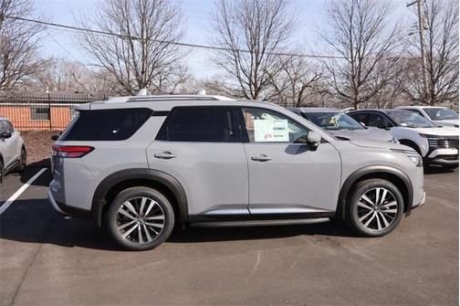 2025 Nissan Pathfinder Platinum 4WD