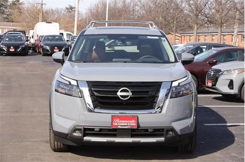 2025 Nissan Pathfinder Platinum 4WD