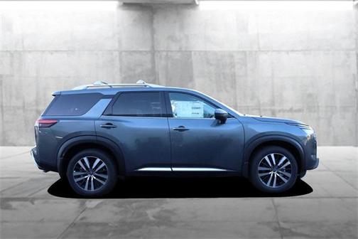 2025 Nissan Pathfinder Platinum 4WD