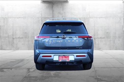 2025 Nissan Pathfinder Platinum 4WD