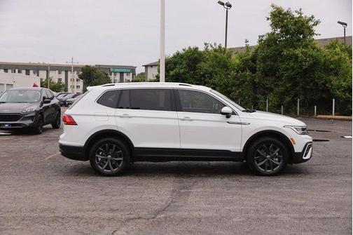 Pure White 2022 Volkswagen Tiguan 2.0T SE 4MOTION