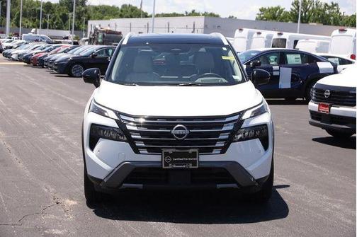 White Pearl 2025 Nissan Rogue SL