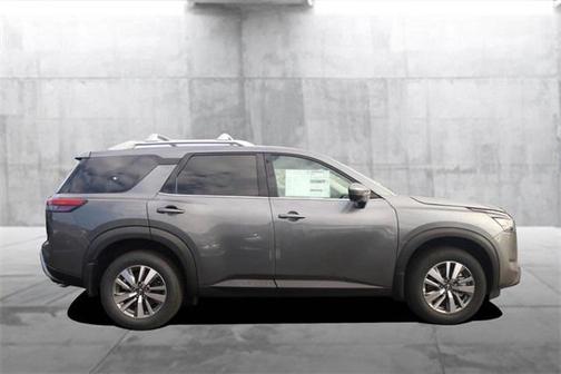 2025 Nissan Pathfinder SL 4WD