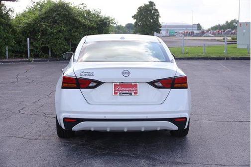 Pearl White 2025 Nissan Altima 2.5 SV