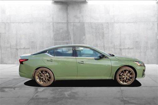 2025 Nissan Altima SR FWD
