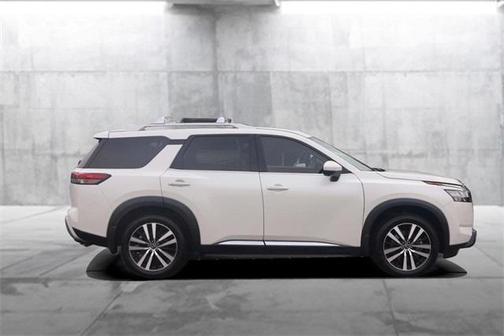 2023 Nissan Pathfinder Platinum FWD